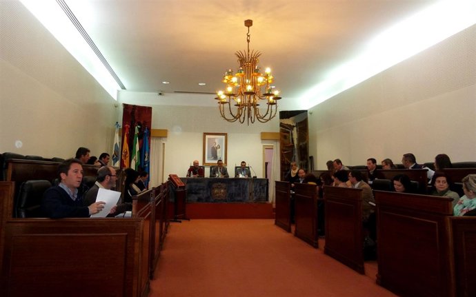 Pleno sobre el plan de concertación de la Diputación de Huelva.