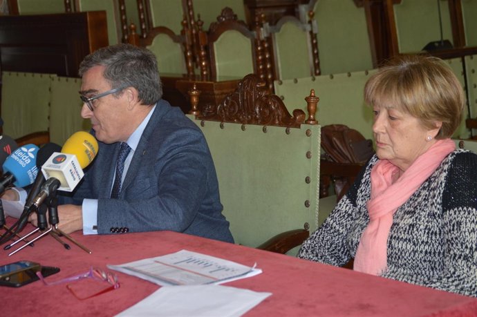 El alcalde de Lleia, Ángel Ros y la concejala de Seguridad, Sara Mestres