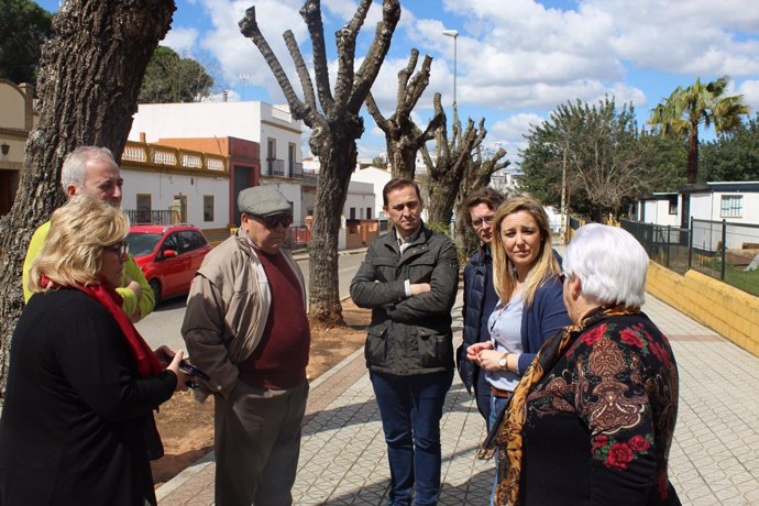 La alcaldesa de Alcalá, Ana Isabel Jiménez, supervisando obras del municipio