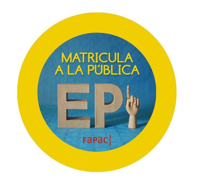 Cartell de la Fapac sobri 'Matricula a la Pública'