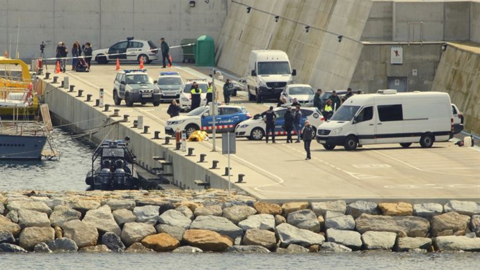 Dispositiu en el port de Blanes després de trobar el cadàver