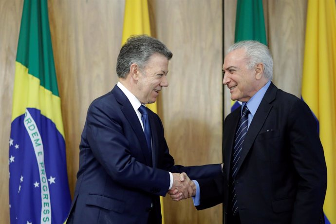 Presidente colombiano, Juan Manuel Santos, con el brasileño, Michel Temer