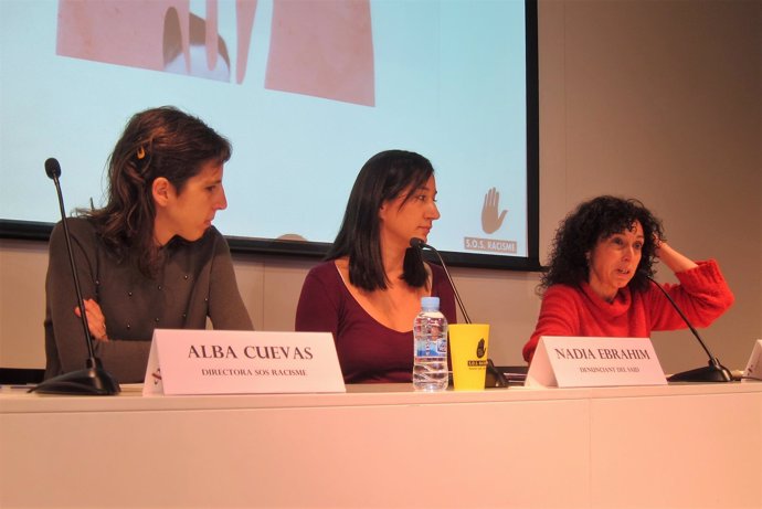 Alba Cuevas, Nadia Ebrahim y Alícia Rodríguez (Sos Racisme)