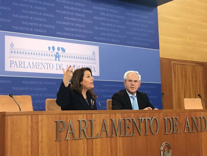 Carmen Crespo y José Antonio Miranda, del PP-A, en rueda de prensa