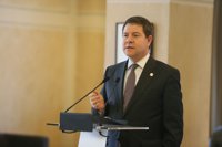 Page pregunta "qué están bebiendo" actualmente en el Levante si no se está travasando agua