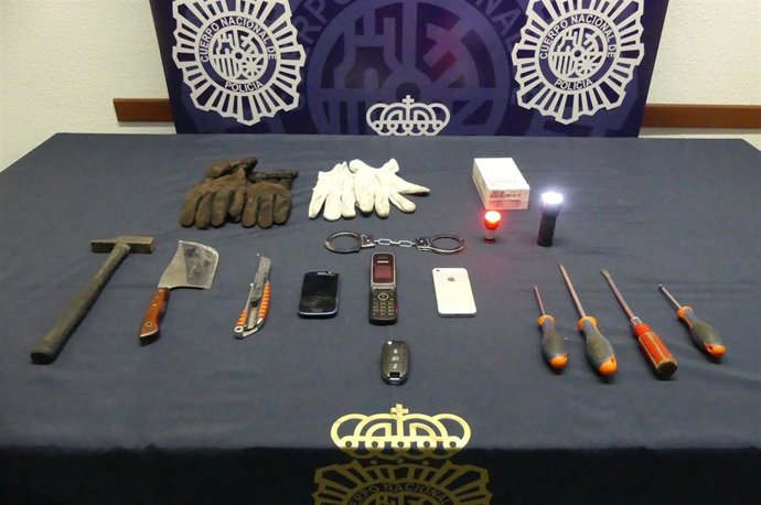 Policía Nacional Nota De Prensa Y Foto "La Policía Nacional Detiene En Marbella 