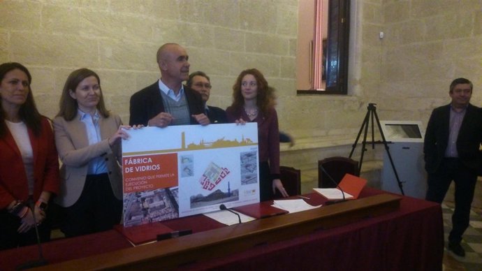 Antonio Muñoz presenta los términos del convenio 