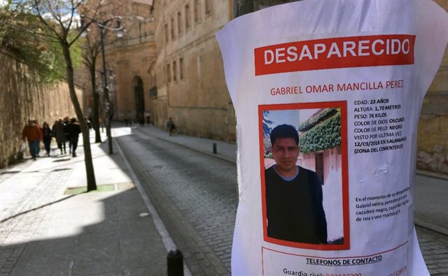 Cartel con el joven desaparecido en Salamanca