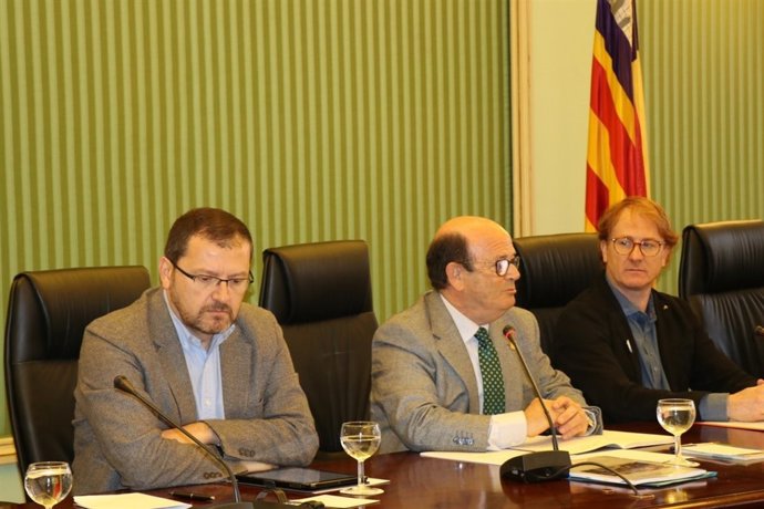Los comparecientes en la comisión para eliminar los aforamientos