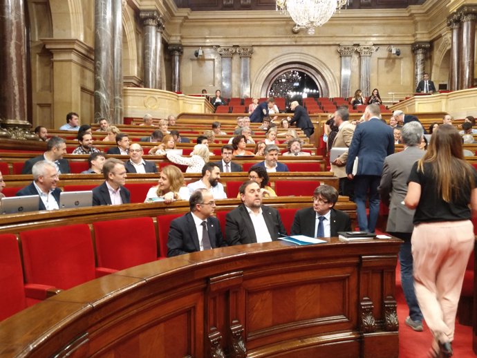 Turull, Junqueras i Puigdemont al Parlament (Arxiu)