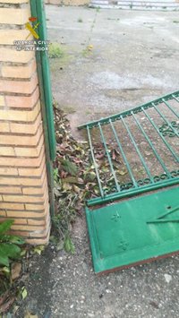 Un guardia civil fuera de servicio detiene a un ladrón que intentaba robar en un chalé de Benacazón