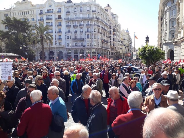 Manifestación por unas pensiones dignas en València
