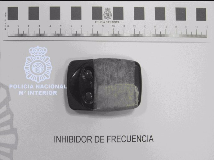 Inhibidor de frecuencia usado para robar en vehículos