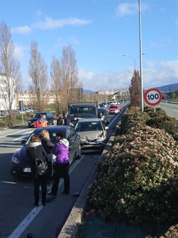 Accidente múltiple en la PA-30 en Aranguren