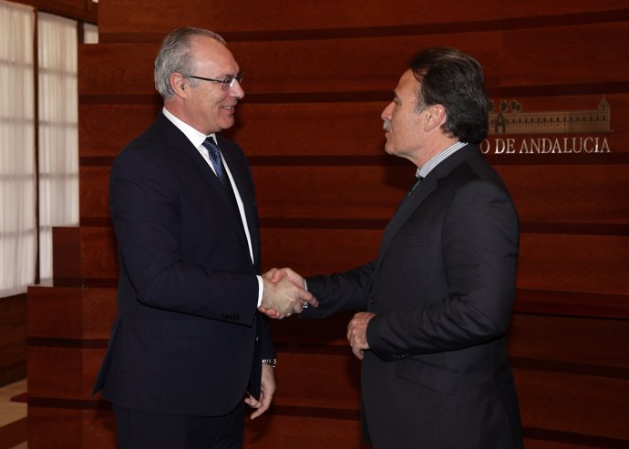 Nota Y Fotos: El Presidente Del Parlamento De Andalucía Recibe Al Embajador De C
