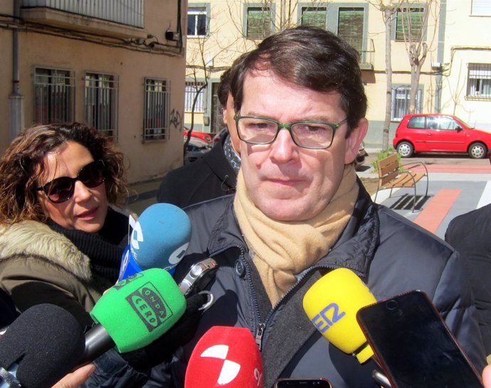 Fernández Mañueco atiende a los medios en Salamanca. 22-3-2018   