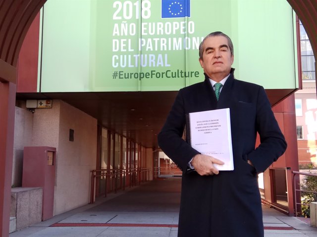 Navas & Cusí presenta queja ante la Comisión Europea por fondos buitre
