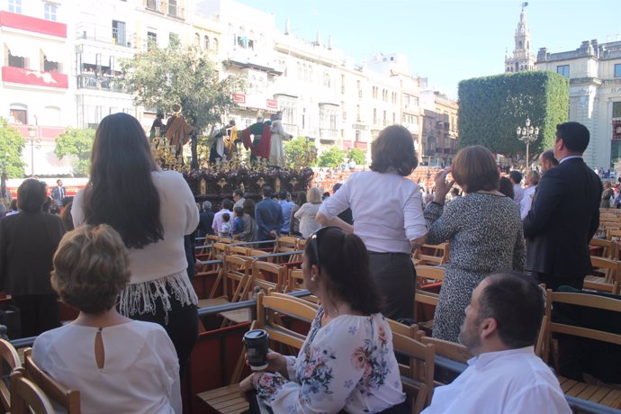 Palco de Semana Santa en Sevilla