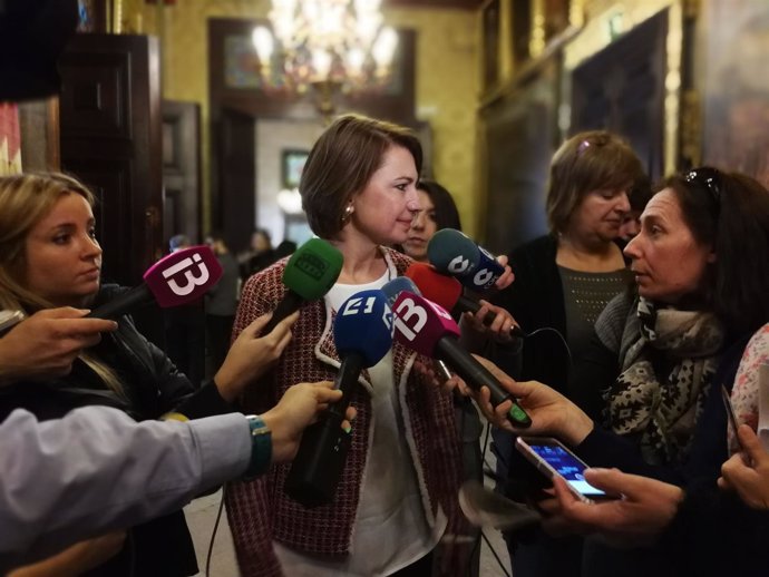 La portavoz del PP en Cort Margalida Durániii atiende a los medios