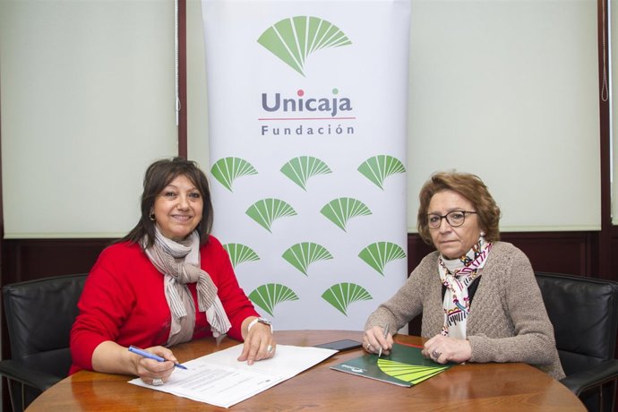 Firma del convenio entre Unicaja y Sinando Kalí