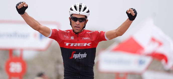 Alberto Contador gana en El Angliru
