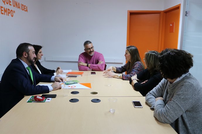 Reunión la asociación de guías