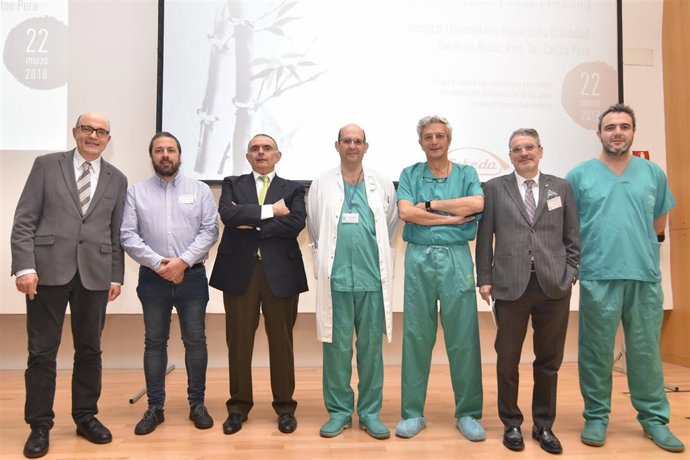 Cirujanos hepáticos durante el encuentro