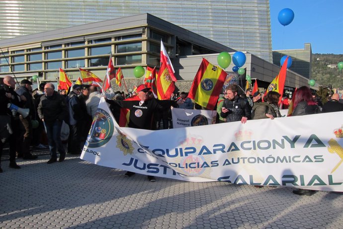 Manifestación de Jusapol en San Sebastián