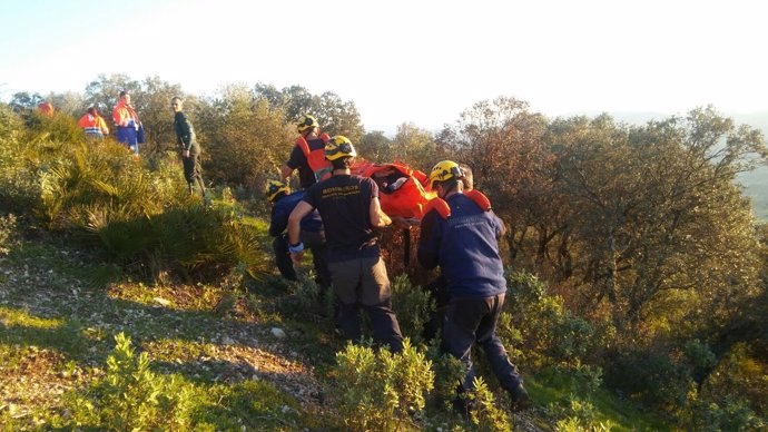 Rescate de un parapentista en El Bosque (Cádiz)