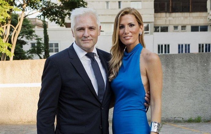 SANTIAGO CAÑIZARES Y SU MUJER