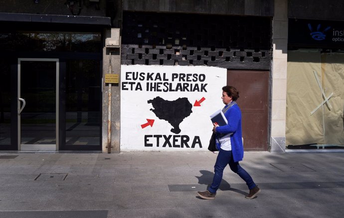 Pintada a favor del acercamiento de presos de ETA a Euskadi