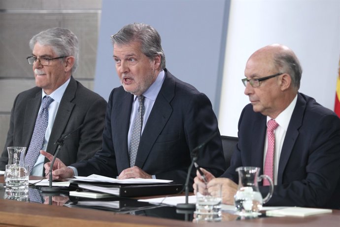 Roda de premsa de Dastis, Méndez de Vigo i Montoro després del Consell de Minist