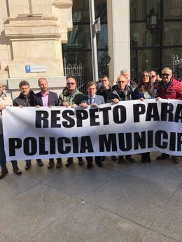 Manifestación de los policías locales a la puerta del Ayuntamiento de Madrid