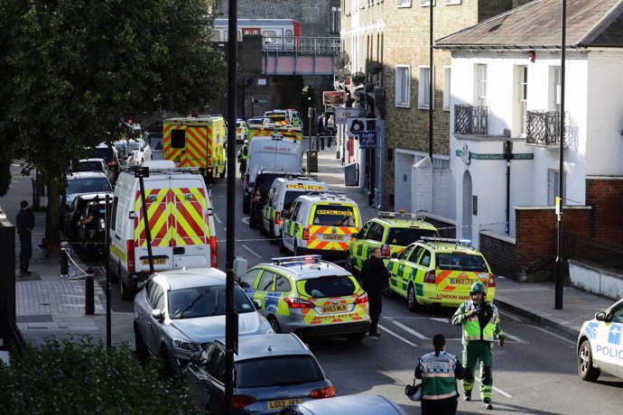 Ambulancias cerca de la estación de metro de de Parsons Green en Londres