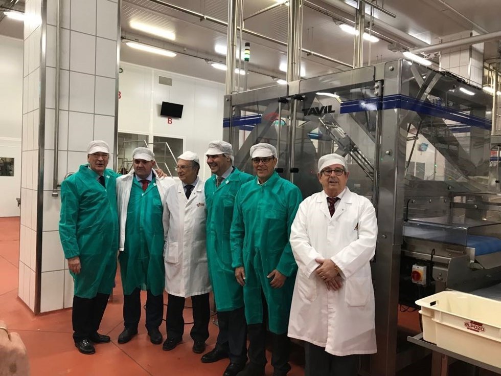 Visita de Caraballo, Ramos y Gilberto Domínguez a El Pozo en Murcia. 