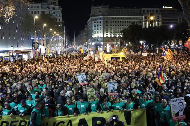 Manifestación en plaza Catalunya por los presos soberanistas