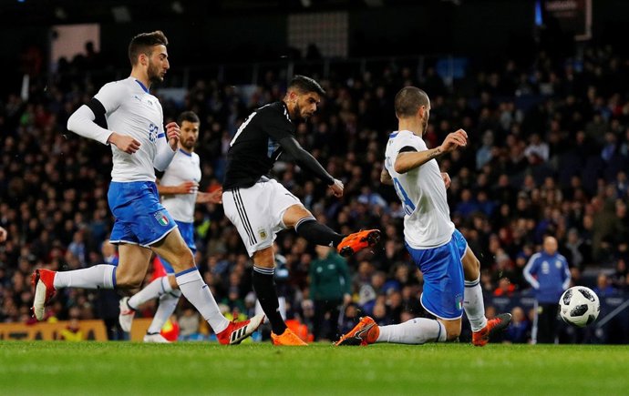 Una Argentina sin Messi tumba a Italia antes de medirse a España