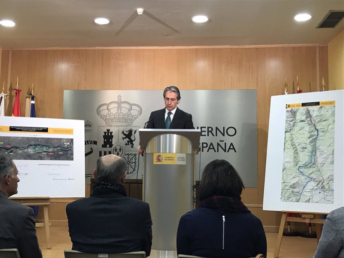 El ministro de Fomento presenta el proyecto de la variante de Lanestosa