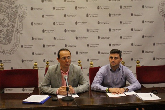 Los concejales del PP en el Ayuntamiento Fernando Egea y Rafael Caracuel 