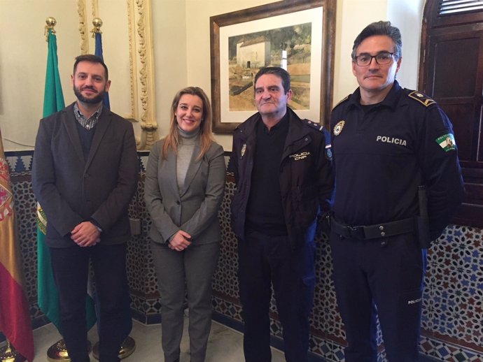Reunión en Alcalá de Guadaíra entre Policía Nacional y Local