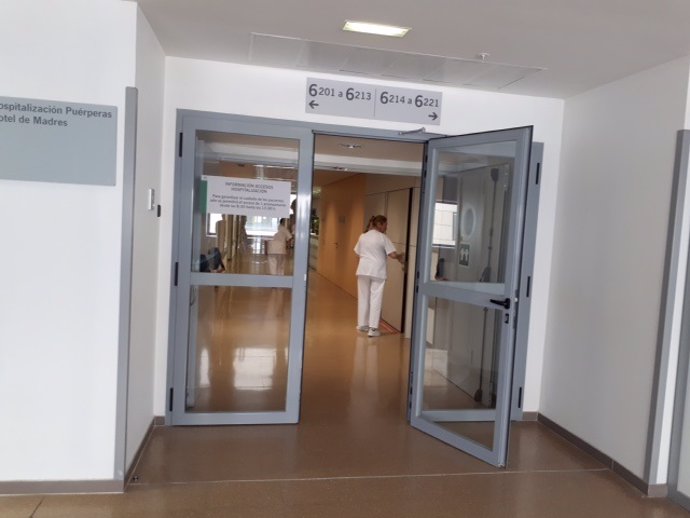 Pasillo del hospital del Campus de la Salud de Granada