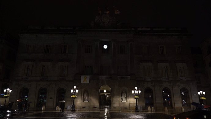 El Ayuntamiento de Barcelona se suma a La Hora del Planeta apagando luces