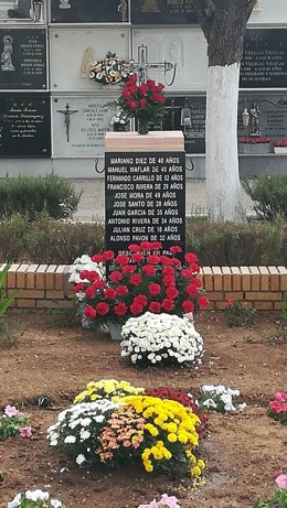 Monumento a la memoria histórica en Beas. 
