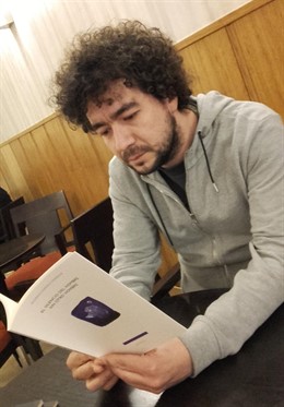 Garrido Paniagua con su libro 'El silencio del hombre sin otro hombre', 25-3-18
