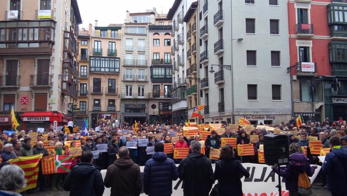 Concentración en Pamplona en contra de las últimas detenciones en Cataluña