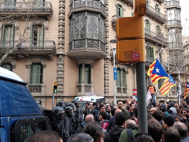 Manifestació contra la detenció d'Carles  Puigdemont