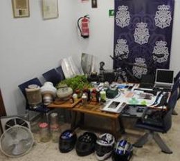 Efectos incautados por la policía nacional de málaga en vivienda okupa en ronda 