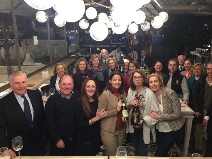 Nota E Fotografía: O Operador Turístico American Express Interésase Polo Produto