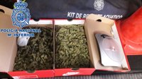 Detenido un joven cuando intentaba vender dos cajas con marihuana en Sanlúcar de Barrameda