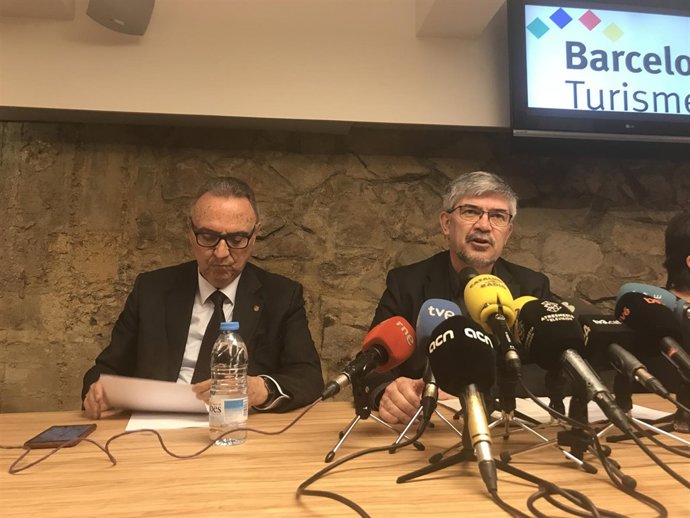 Joan Gaspart (Turisme de Barcelona) y el concejal Agustí Colom